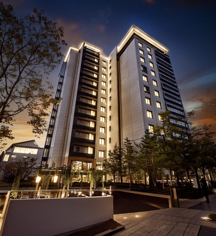 Firefly modern cephe tasarımı beyaz ve koyu kahve renk aydınlatma 13284